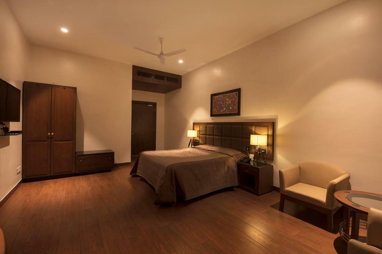 Park Suites Calcutta Extérieur photo